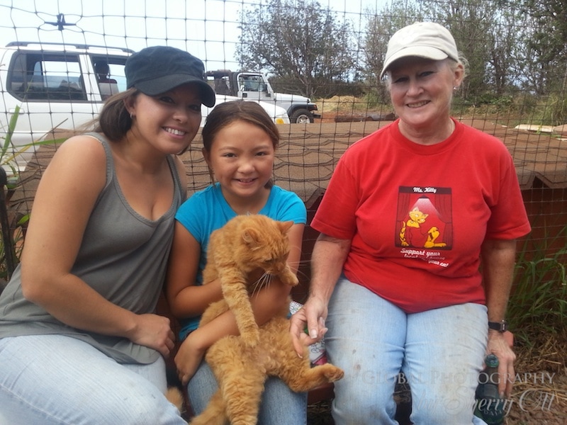 Lanai Cat Sanctuary volnteers