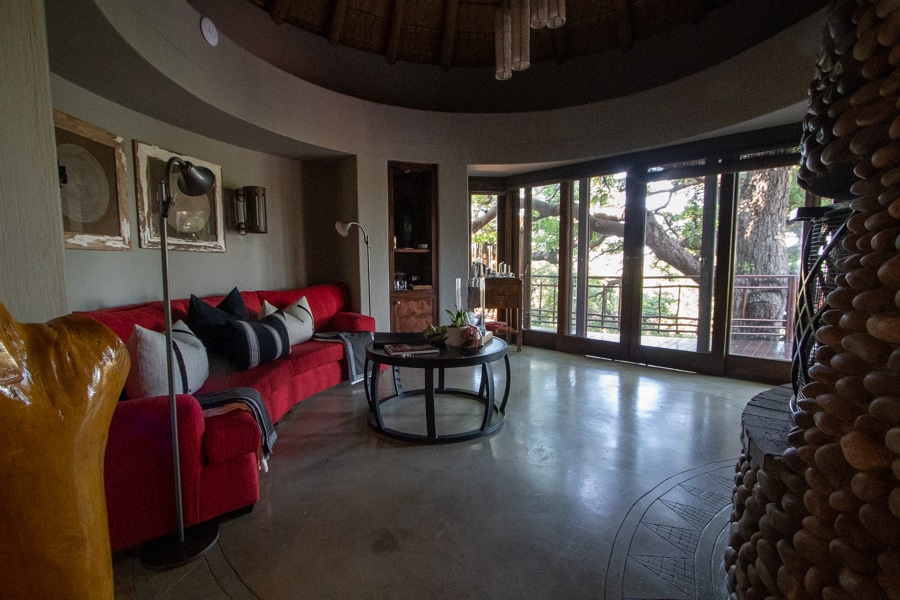 Thanda Safari Lodge