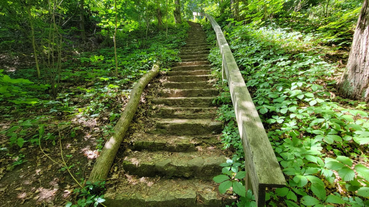 Janesville Wisconsin Devils Staircase hike